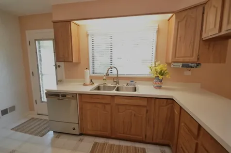 10640 Wakefield Street Westchester IL 60154