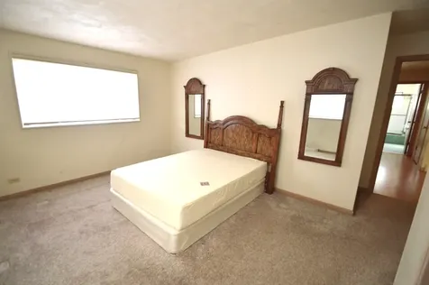 10640 Wakefield Street Westchester IL 60154