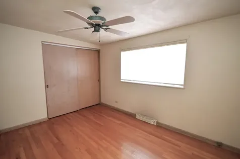 10640 Wakefield Street Westchester IL 60154