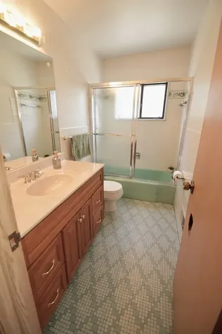 10640 Wakefield Street Westchester IL 60154