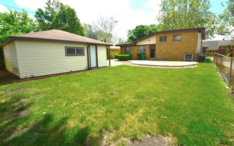 10640 Wakefield Street Westchester IL 60154
