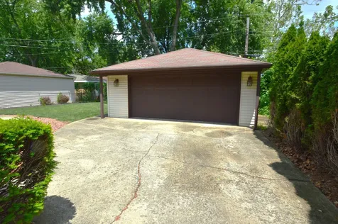 10640 Wakefield Street Westchester IL 60154