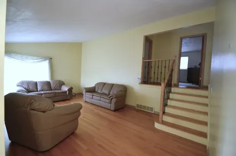 10640 Wakefield Street Westchester IL 60154
