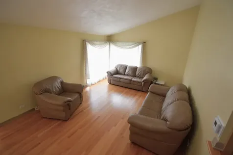 10640 Wakefield Street Westchester IL 60154