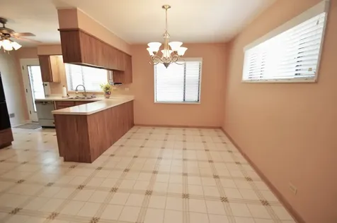10640 Wakefield Street Westchester IL 60154
