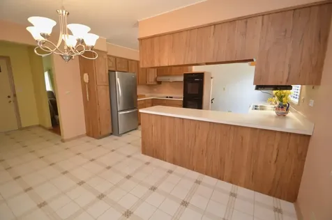 10640 Wakefield Street Westchester IL 60154
