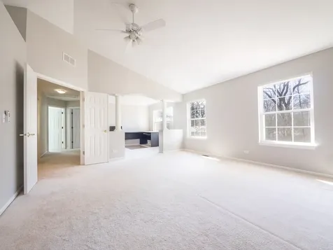 33 River Oaks Circle E Buffalo Grove IL 60089