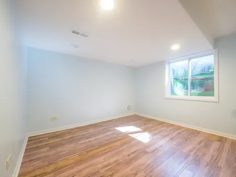 33 River Oaks Circle E Buffalo Grove IL 60089