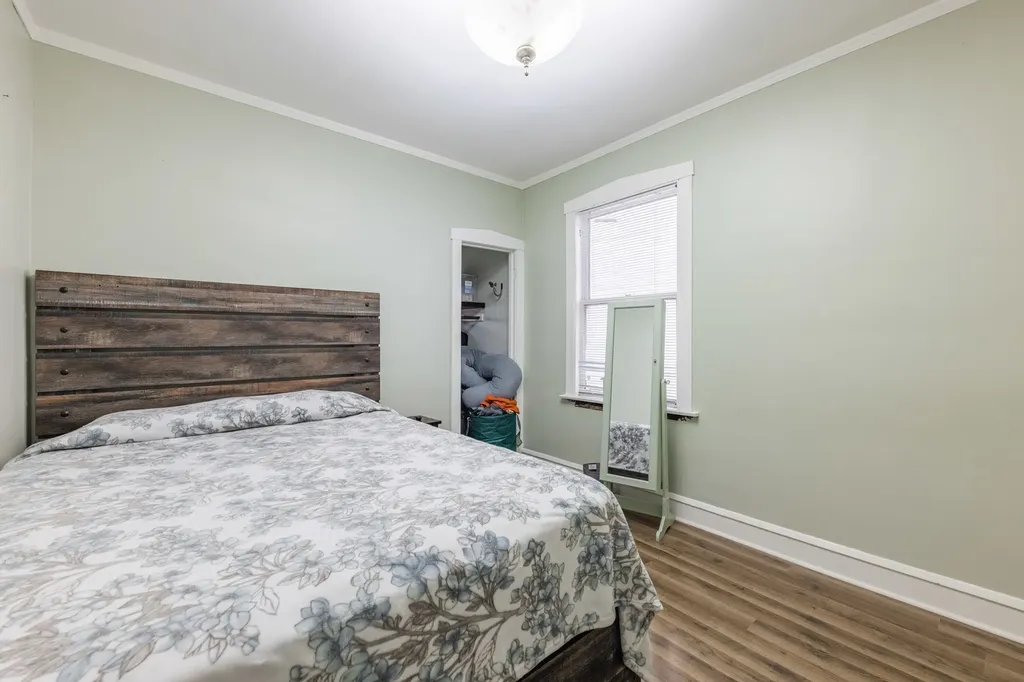 6733 South Campbell Avenue Chicago IL 60629