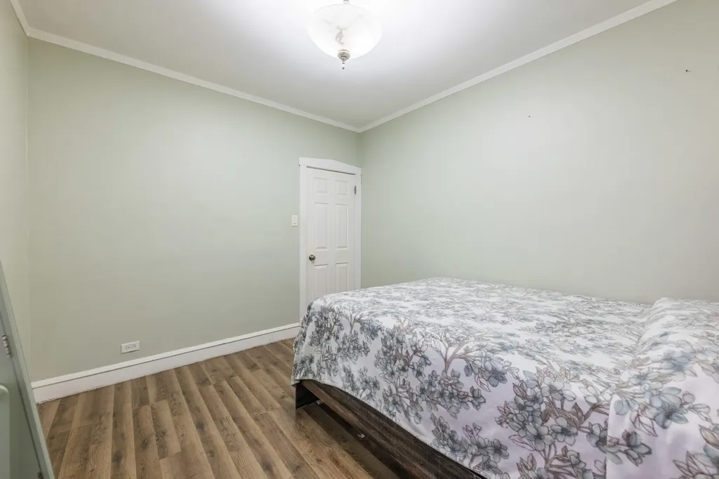 6733 South Campbell Avenue Chicago IL 60629