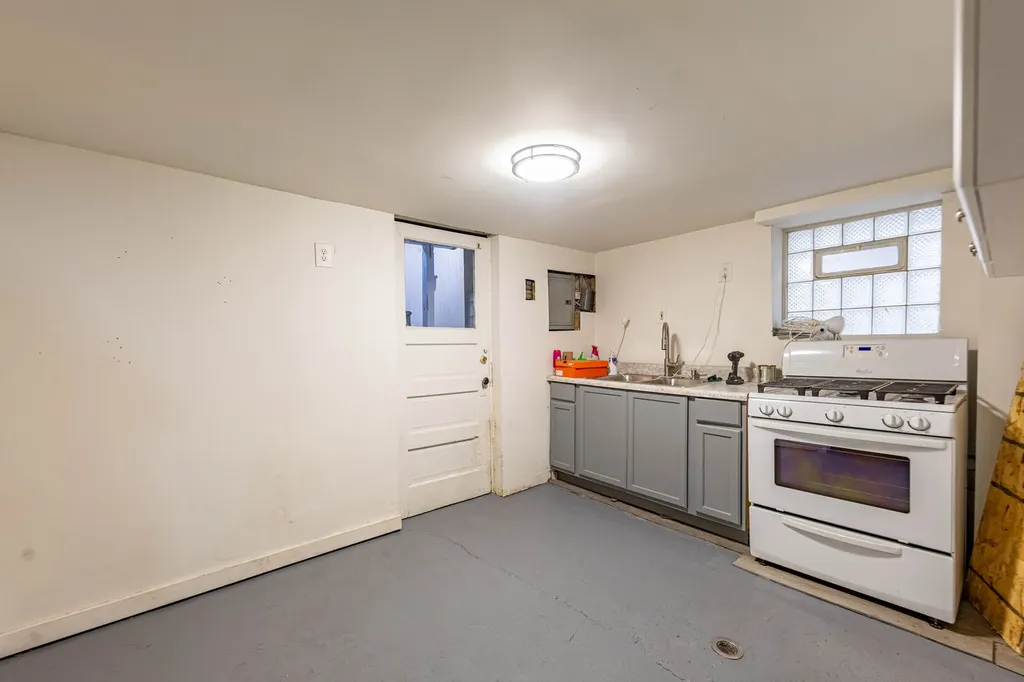 6733 South Campbell Avenue Chicago IL 60629