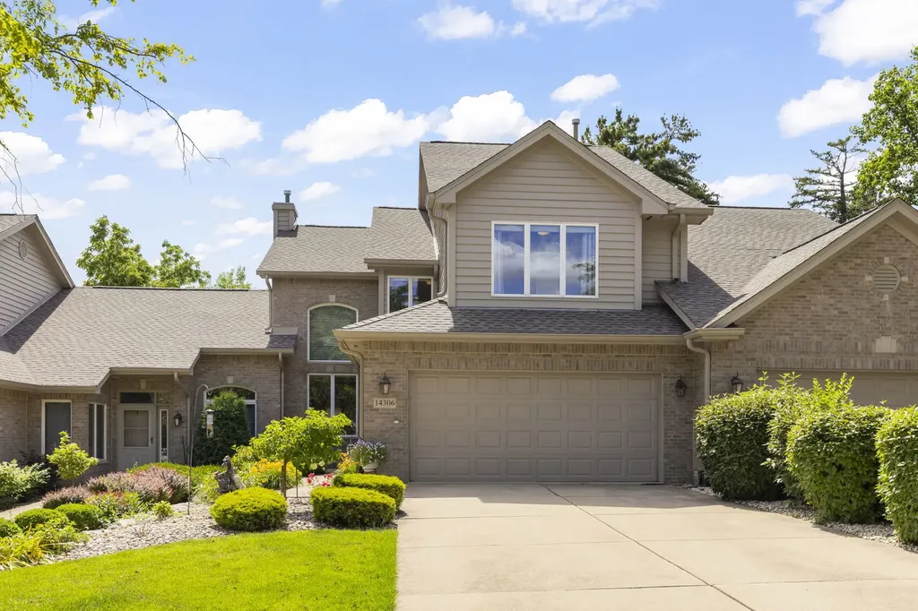 14306 South Blue Spruce Court Orland Park IL 60462