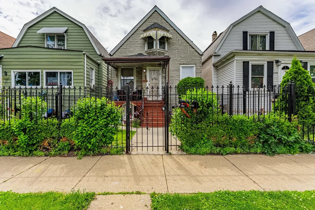 3126 South Komensky Avenue Chicago IL 60623