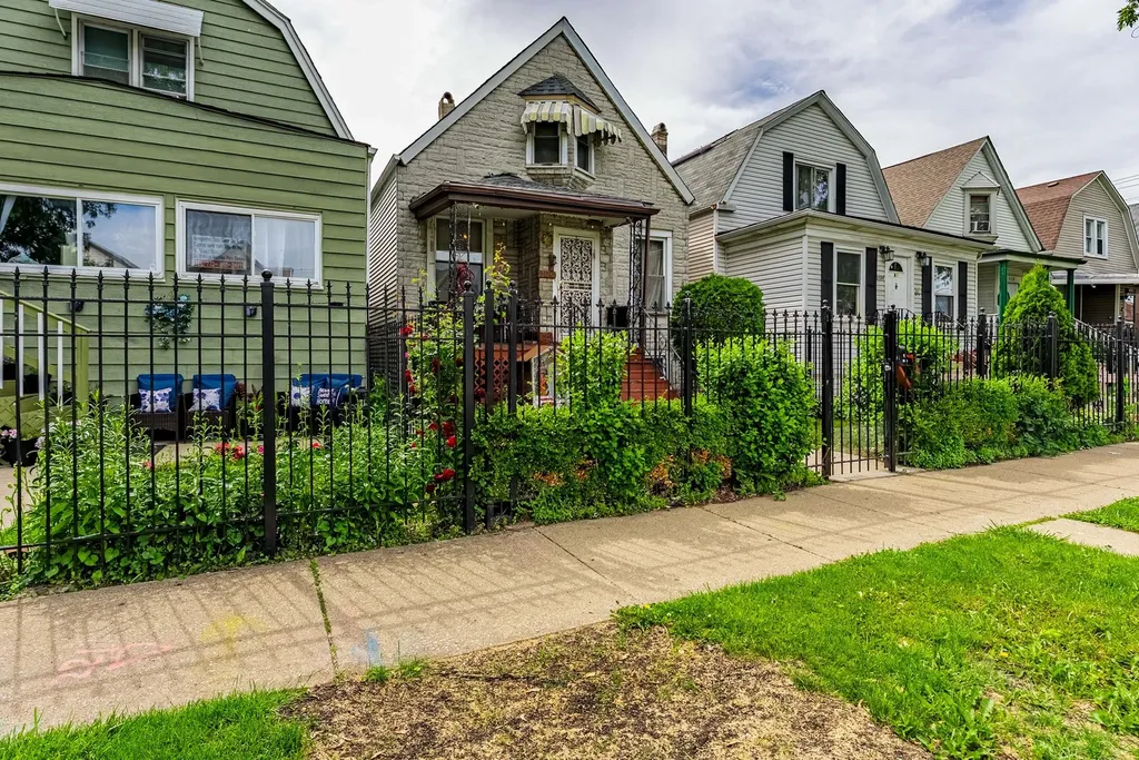 3126 South Komensky Avenue Chicago IL 60623