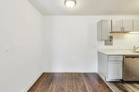 6000 North Winthrop Avenue Chicago IL 60660