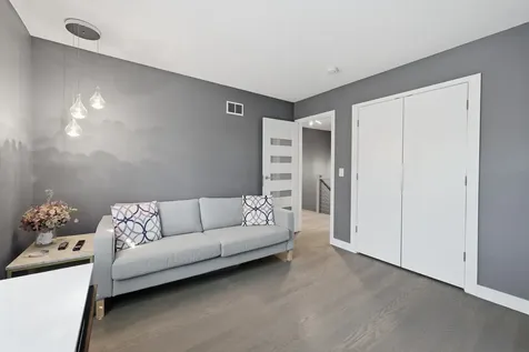 120 Monarch Drive Streamwood IL 60107