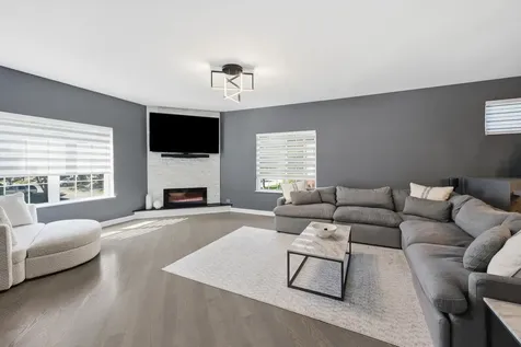 120 Monarch Drive Streamwood IL 60107