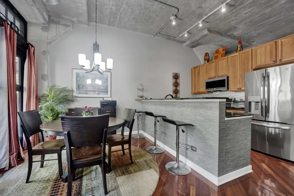 1151 West 14th Place Chicago IL 60608