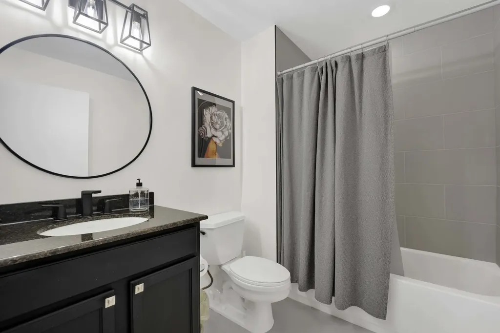 1151 West 14th Place Chicago IL 60608