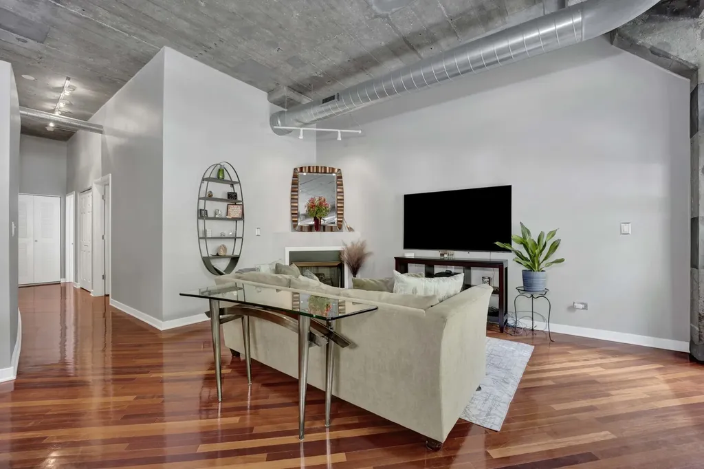 1151 West 14th Place Chicago IL 60608