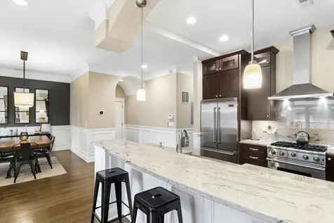 2853 North Halsted Street Chicago IL 60657