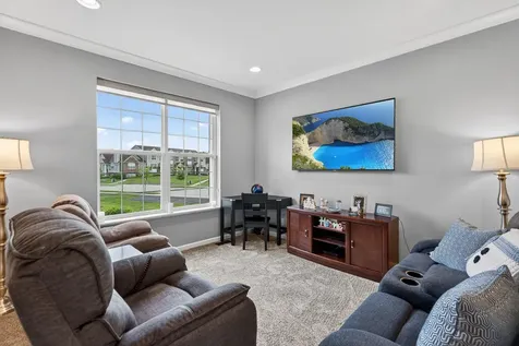 1563 Deer Pointe Drive South Elgin IL 60177