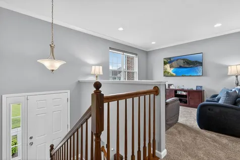 1563 Deer Pointe Drive South Elgin IL 60177