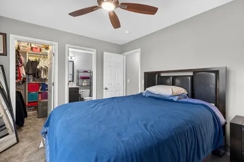 1563 Deer Pointe Drive South Elgin IL 60177