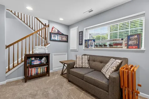 1563 Deer Pointe Drive South Elgin IL 60177