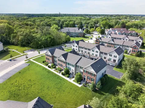 1563 Deer Pointe Drive South Elgin IL 60177