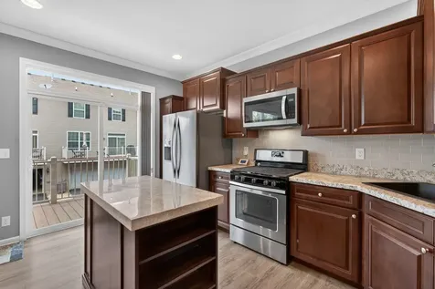 1563 Deer Pointe Drive South Elgin IL 60177