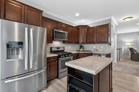 1563 Deer Pointe Drive South Elgin IL 60177