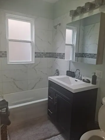 8043 South Peoria Street Chicago IL 60620