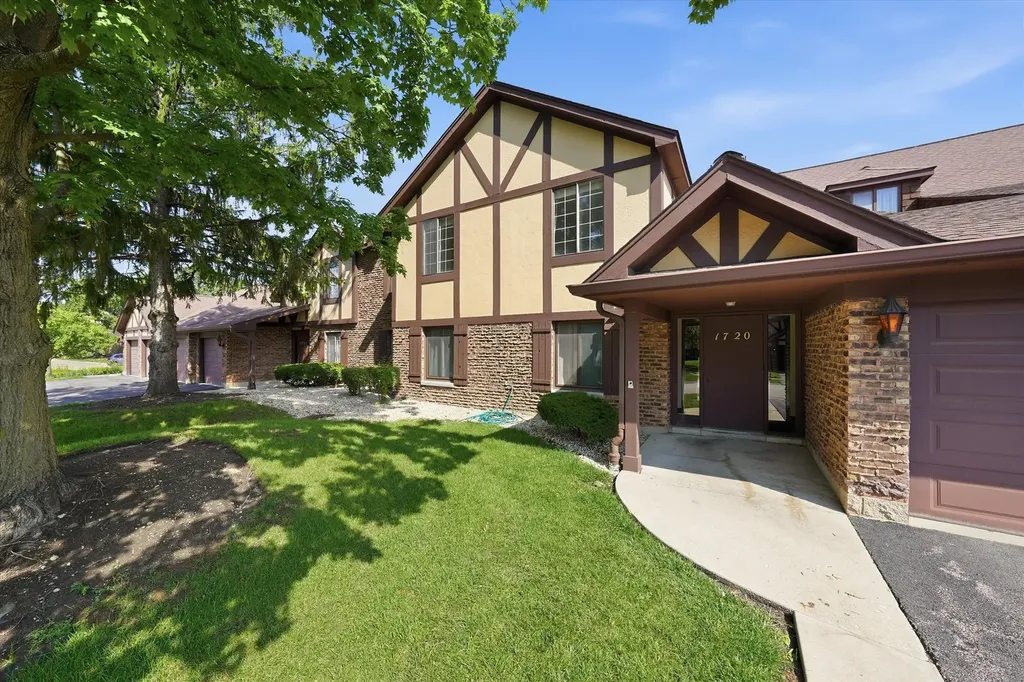 1720 Lakecliffe Drive Wheaton IL 60189
