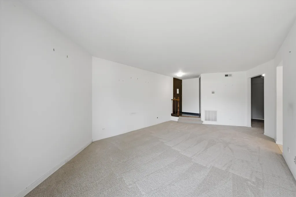 1720 Lakecliffe Drive Wheaton IL 60189