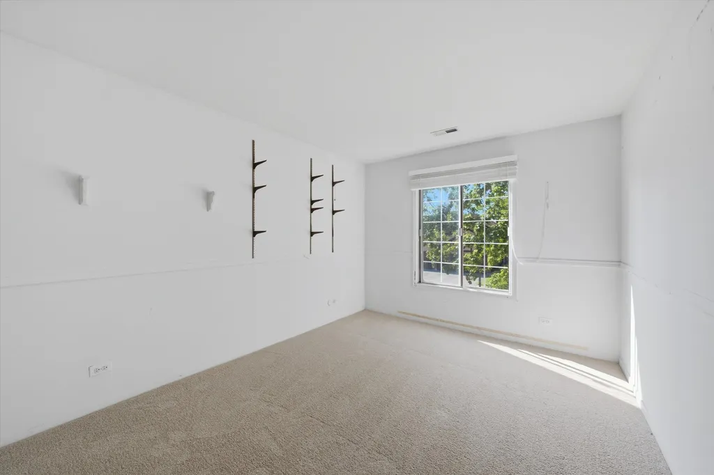 1720 Lakecliffe Drive Wheaton IL 60189