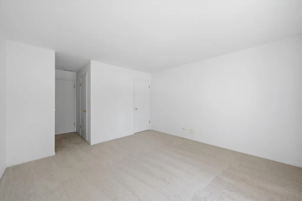 1720 Lakecliffe Drive Wheaton IL 60189