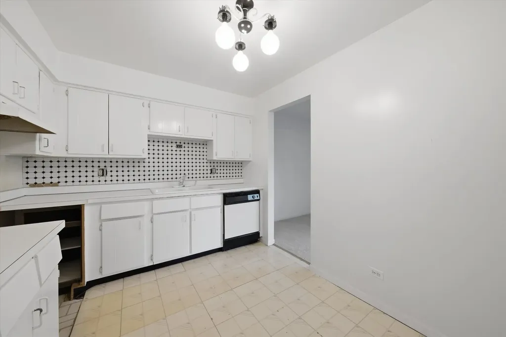 1720 Lakecliffe Drive Wheaton IL 60189