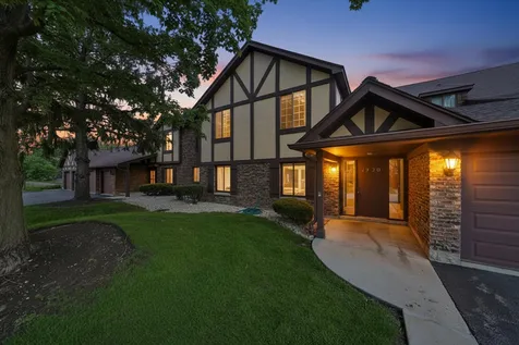 1720 Lakecliffe Drive Wheaton IL 60189