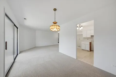 1720 Lakecliffe Drive Wheaton IL 60189