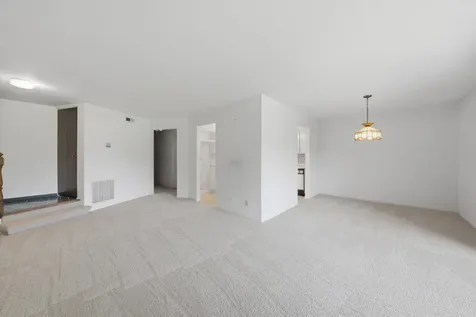 1720 Lakecliffe Drive Wheaton IL 60189