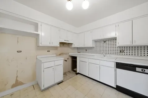 1720 Lakecliffe Drive Wheaton IL 60189