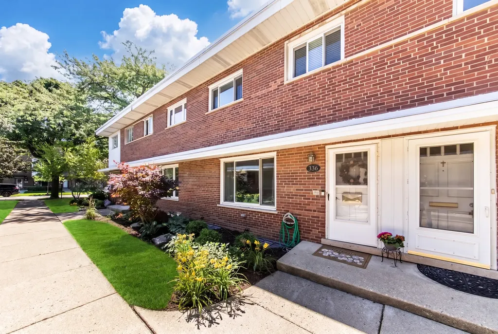 336 South Maple Street Mount Prospect IL 60056