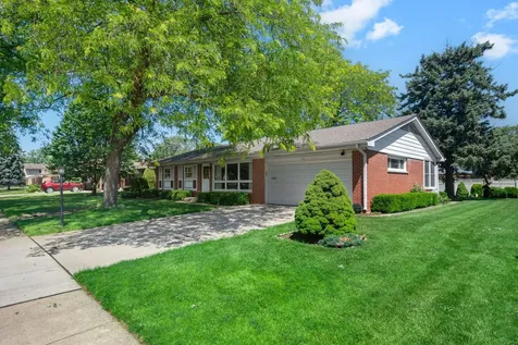 472 West Walnut Avenue Des Plaines IL 60016