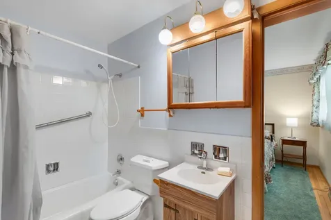 472 West Walnut Avenue Des Plaines IL 60016