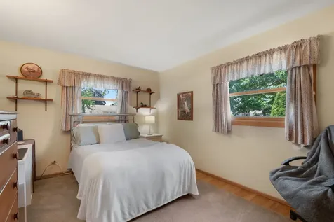 472 West Walnut Avenue Des Plaines IL 60016