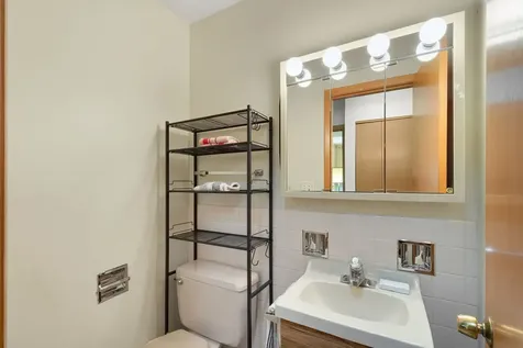 472 West Walnut Avenue Des Plaines IL 60016