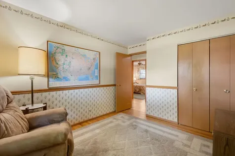 472 West Walnut Avenue Des Plaines IL 60016
