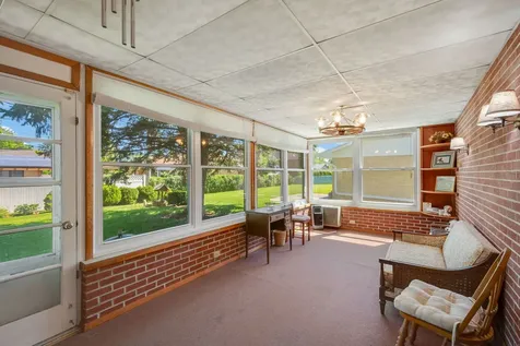 472 West Walnut Avenue Des Plaines IL 60016