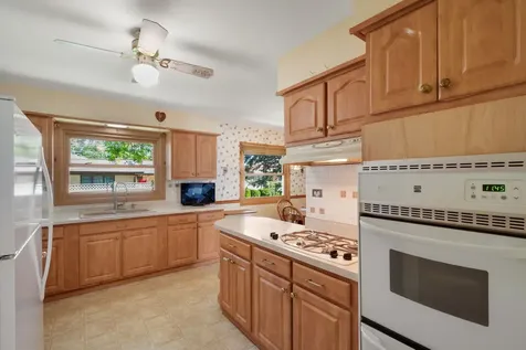 472 West Walnut Avenue Des Plaines IL 60016